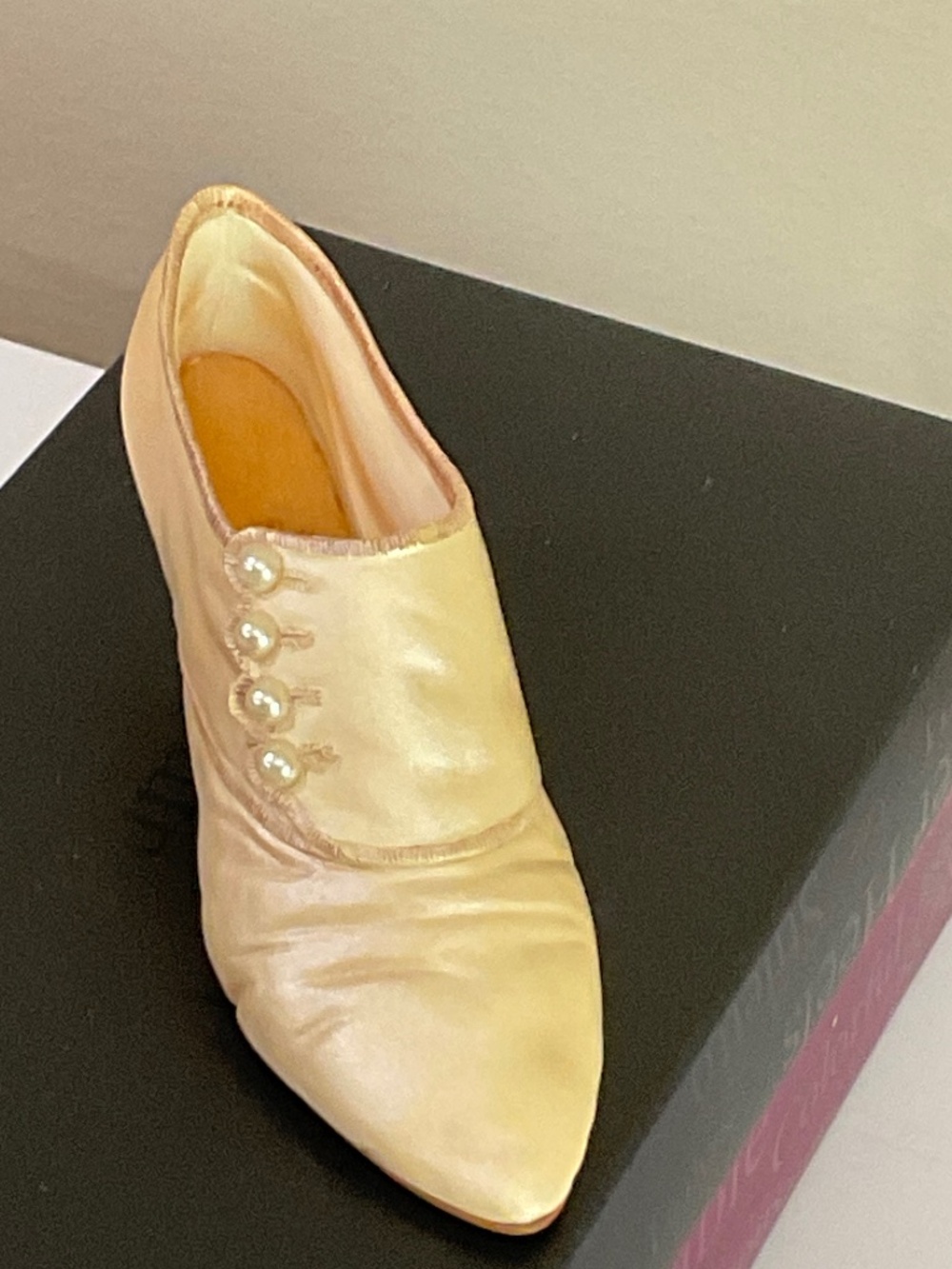 Just the Right Shoe Sculpture “Sweet Elegance” Biltmore Estate Collection W/COA - Picture 8 of 11